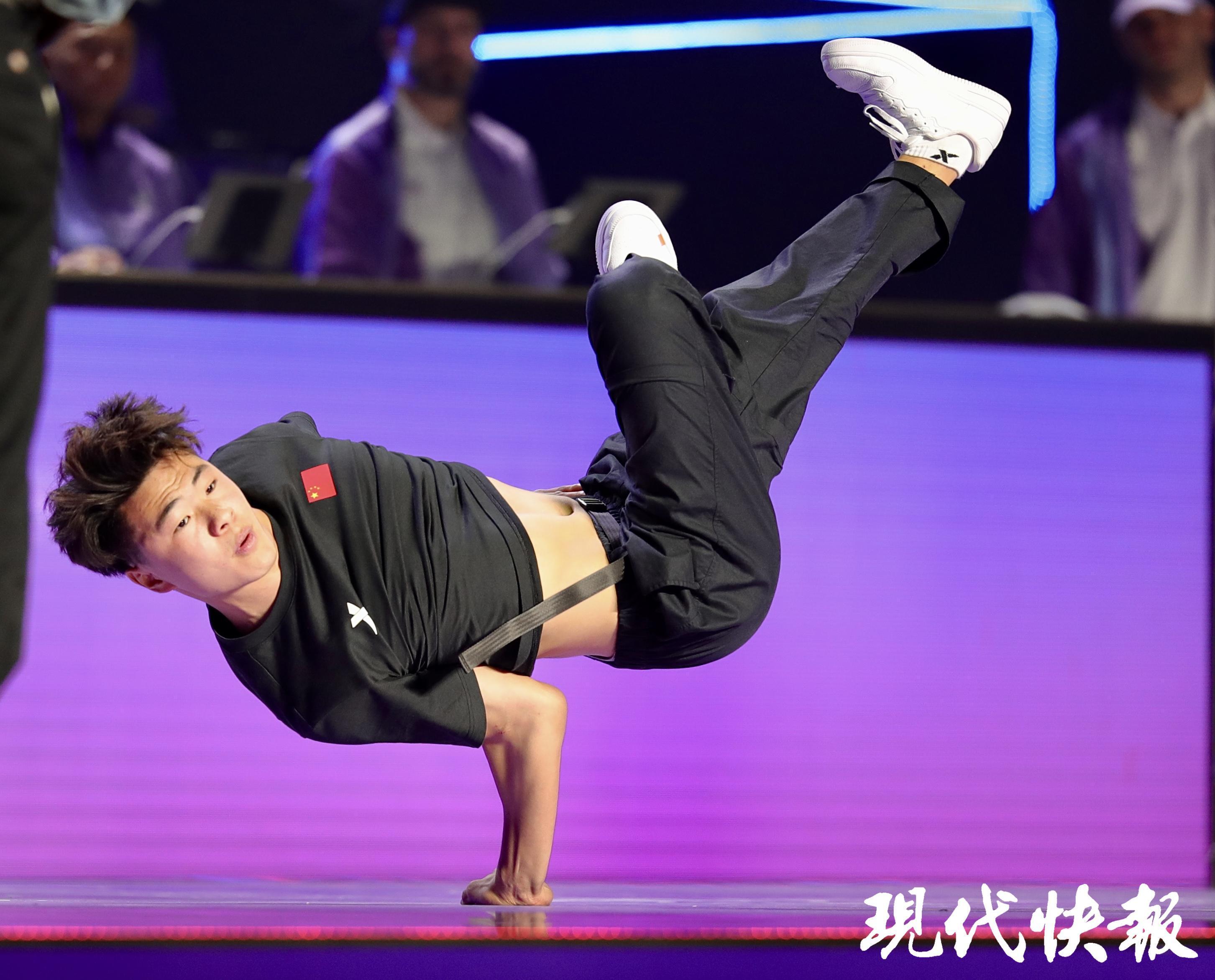 明博体育app文脉华章｜奥运刮起“潮玩”风体育文化的年轻态表达(图5)
